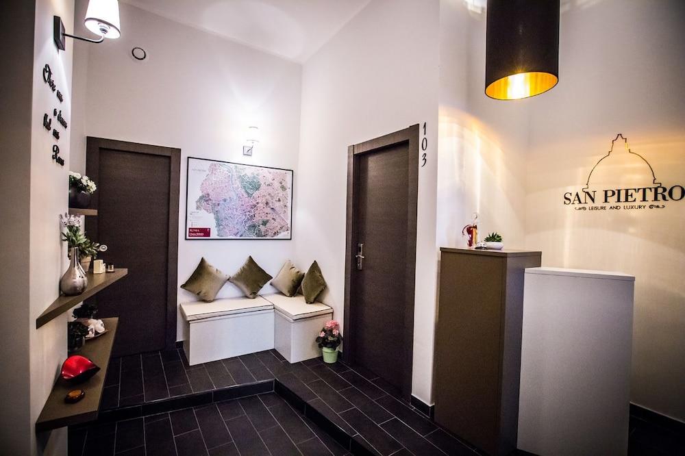 Отель San Pietro Leisure And Luxury Рим Экстерьер фото