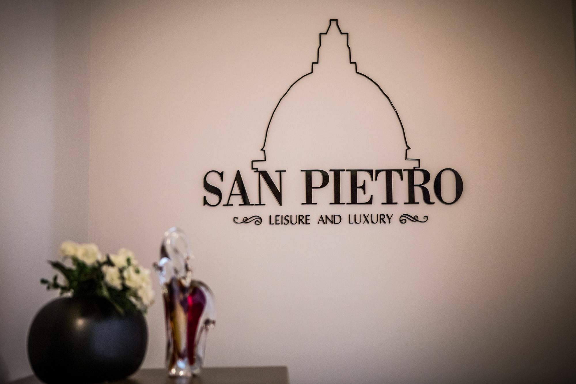 Отель San Pietro Leisure And Luxury Рим Экстерьер фото