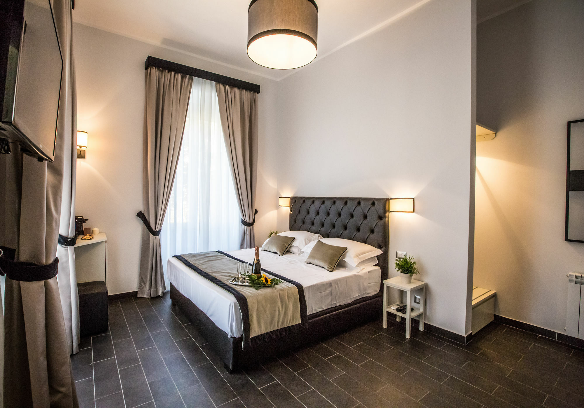 Отель San Pietro Leisure And Luxury Рим Экстерьер фото